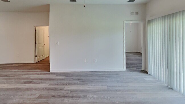 Building Photo - 4028 SW 7th Pl