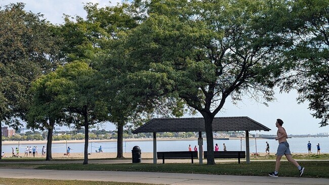 Building Photo - 54 Saxton St