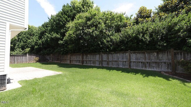 Building Photo - 7400 Lagrange Dr
