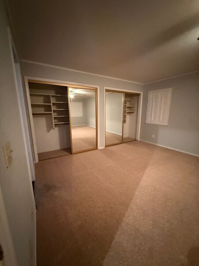 Building Photo - Beautiful expansive home for lease