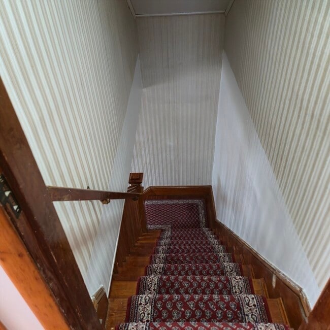 Building Photo - 22 Hope Ave