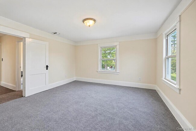 Building Photo - 108 Hempstead Ave