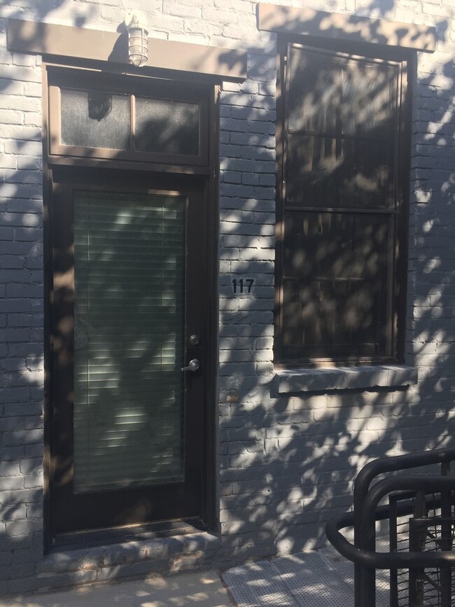 Building Photo - 346 Pierpont Ave