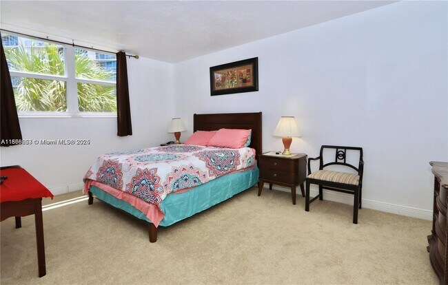 Building Photo - 3001 S Ocean Dr