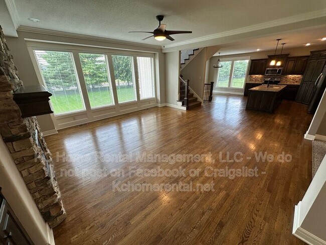 Building Photo - 8608 W 165th St