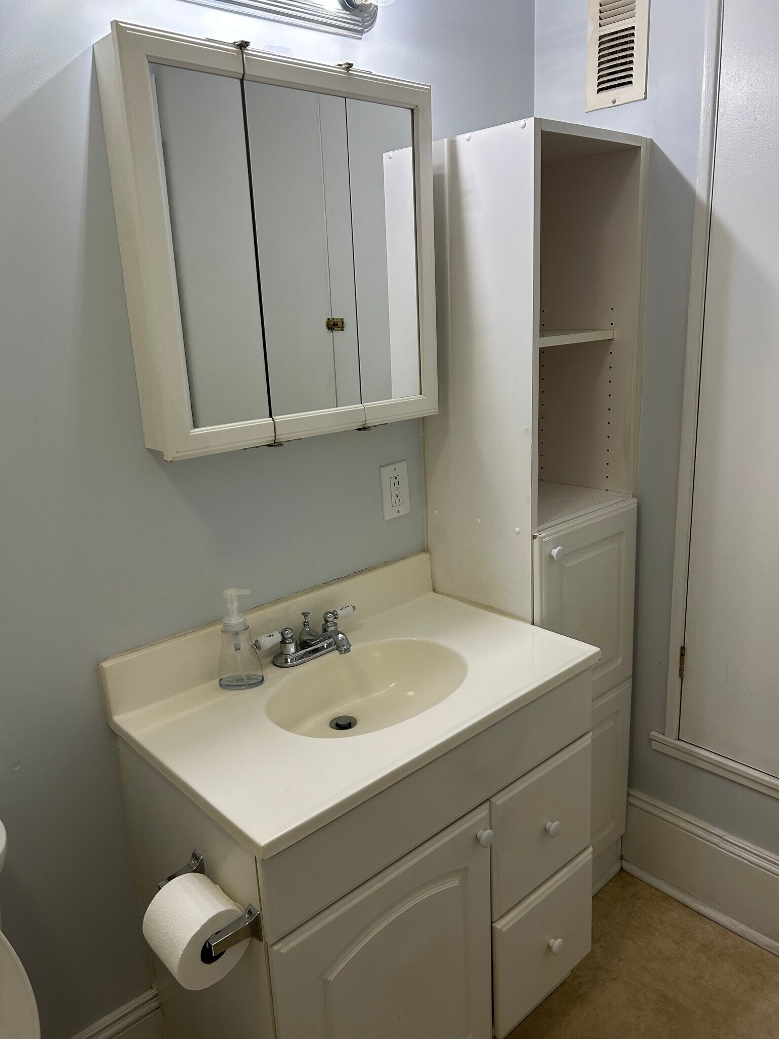 Building Photo - 26 N Congress St