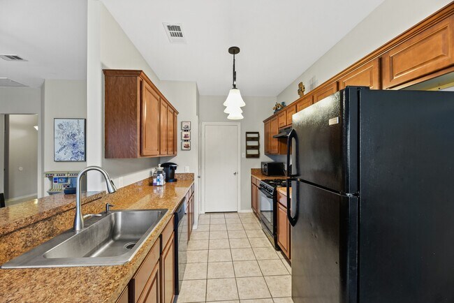 Building Photo - 32018 Anne Ln