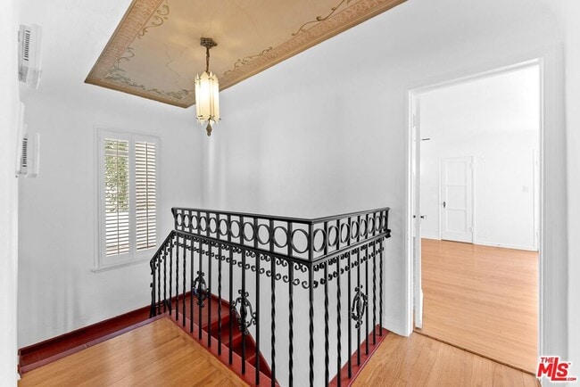 Building Photo - 1328 Sierra Alta Way