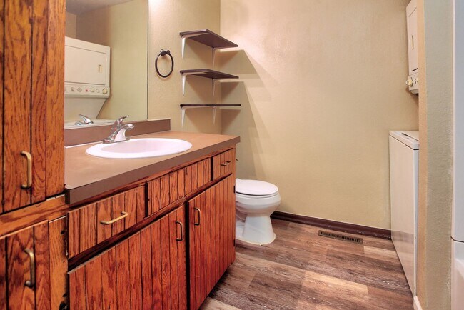 Building Photo - Holland Northside Two Bedroom
