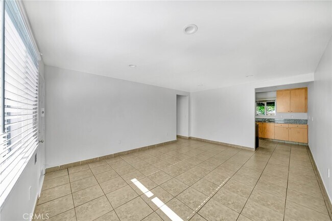 Building Photo - 14235 Sylvan St