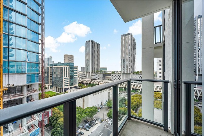 Building Photo - 11 NE 6th St