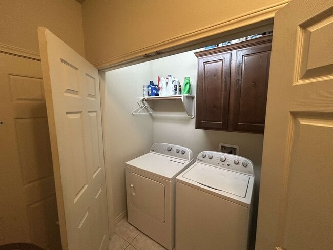 Building Photo - 223 Forest Dr Loop