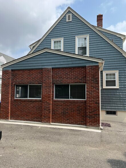 Building Photo - 1082 Smith St
