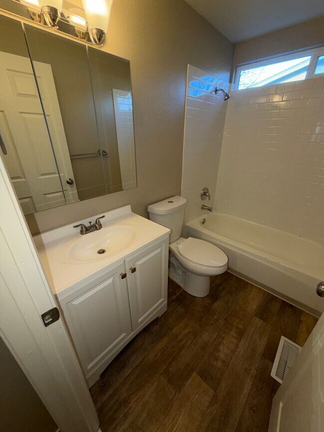 Building Photo - Upgrade Your Living: Spacious 4-Bedroom Ho...
