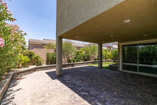 Building Photo - 1027 Whitworth Ave