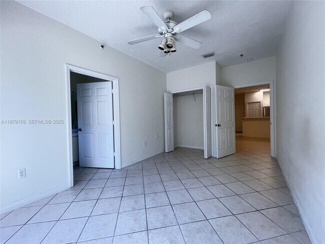 Building Photo - 2734 Bird Ave