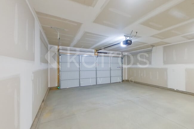 Building Photo - 3912 NE Billie Ln