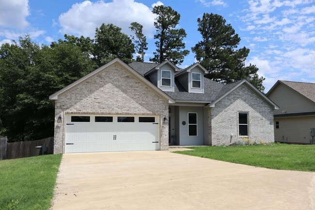 Building Photo - 205 Windcrest Cir