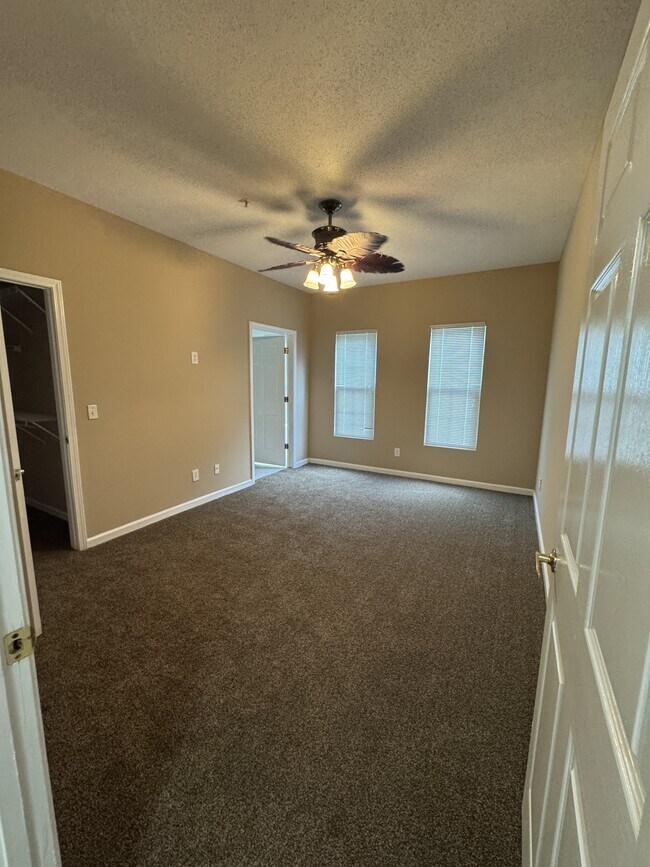 Building Photo - 9768 Leyland Dr