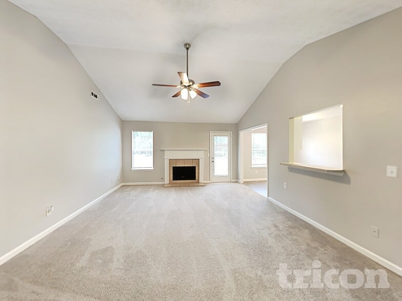 Building Photo - 11728 Spring Lake Way