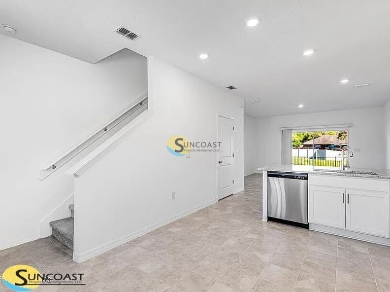 Building Photo - 7215 Sabal Ter