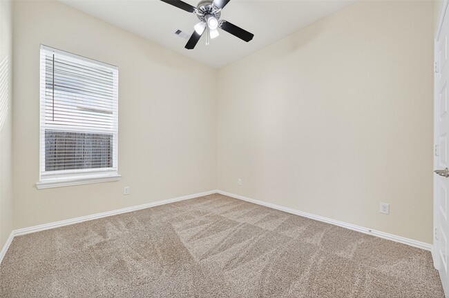 Building Photo - 40519 Goldeneye Pl