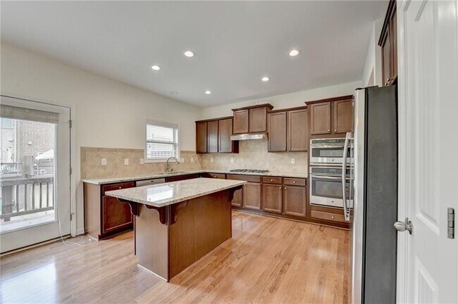 Building Photo - 3377 N Twin Alley