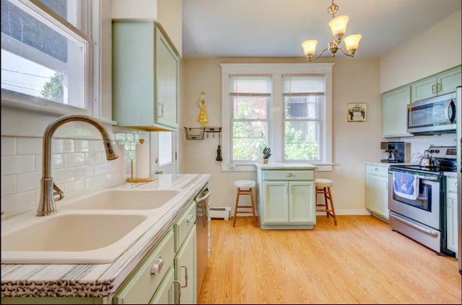 Building Photo - 630 Hill Top Dr