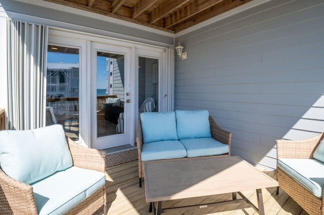 Building Photo - OFF-SEASON FURNISHED MONTHLY RENTAL STARTI...