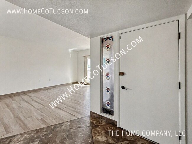 Building Photo - 927 W Rio-Altar