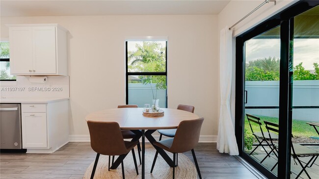 Building Photo - 3001 Hibiscus Ave