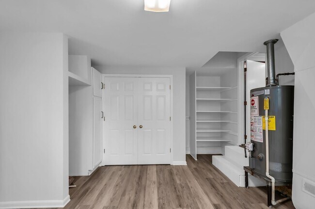 Building Photo - 7453 Harrow Dr