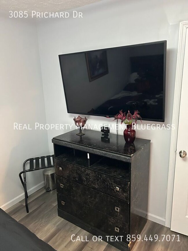 Building Photo - 3085 Prichard Dr