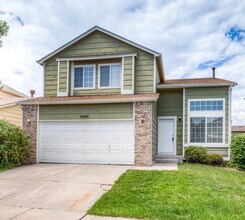 Building Photo - Newly Updated 4 Bed Home Centrally Located