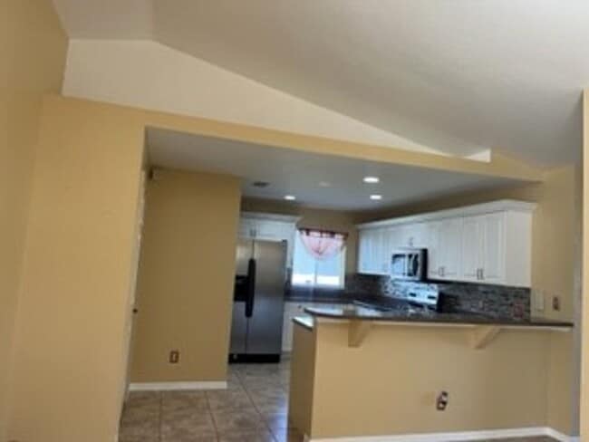 Building Photo - 2321 SW 19th St