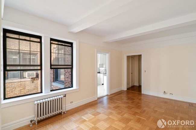 Primary Photo - 115 East 92nd Street