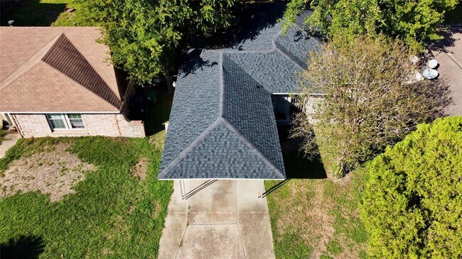 Building Photo - 4514 Oak Shadows Dr