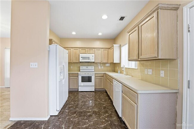 Building Photo - 14 Frontera Rd