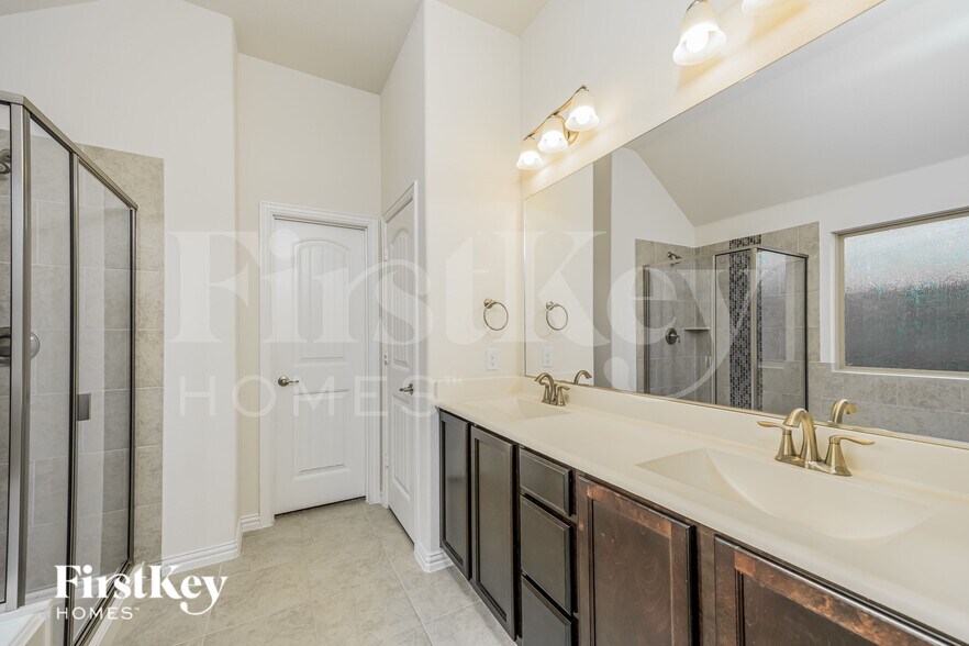 Building Photo - 805 Joaquin Wy