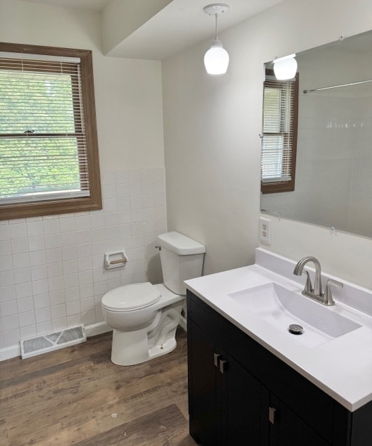 Building Photo - 303 Jacobson Dr