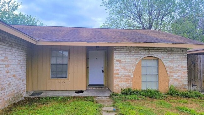 Primary Photo - 727 Doncrest St