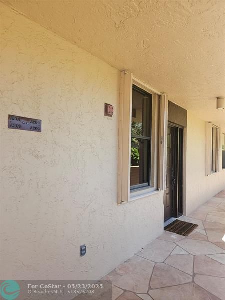 Building Photo - 2659 Carambola Cir N