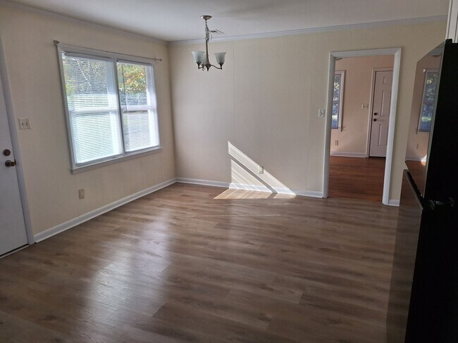 Building Photo - 91 Holland Dr