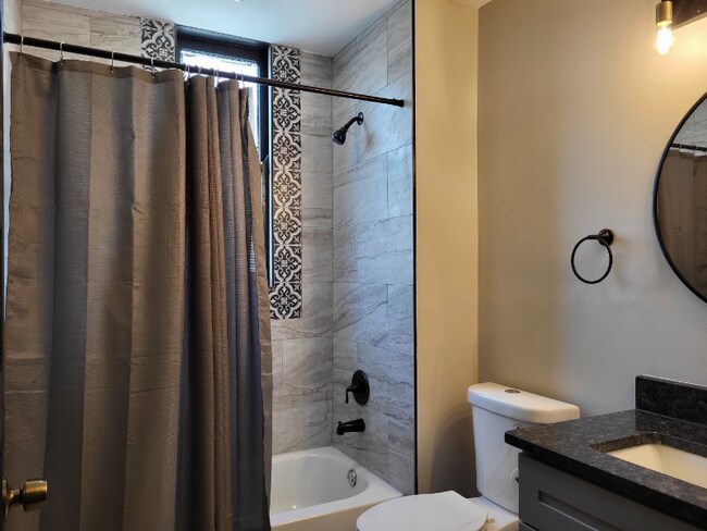 Building Photo - 599 Rockdale Ave