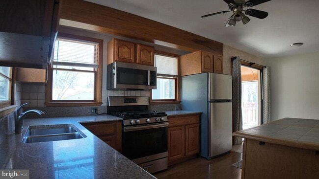 Building Photo - 4419 Renn St