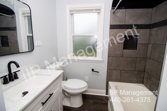 Building Photo - 4086 Hinsdale Rd
