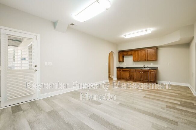 Building Photo - 3356 Renfro St