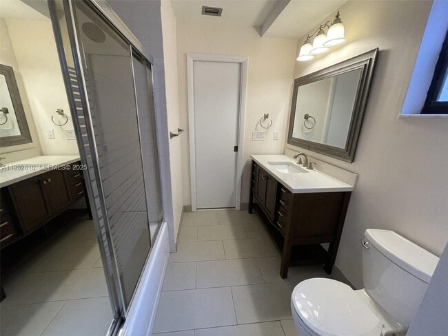 Building Photo - 16606 Greens Edge Cir