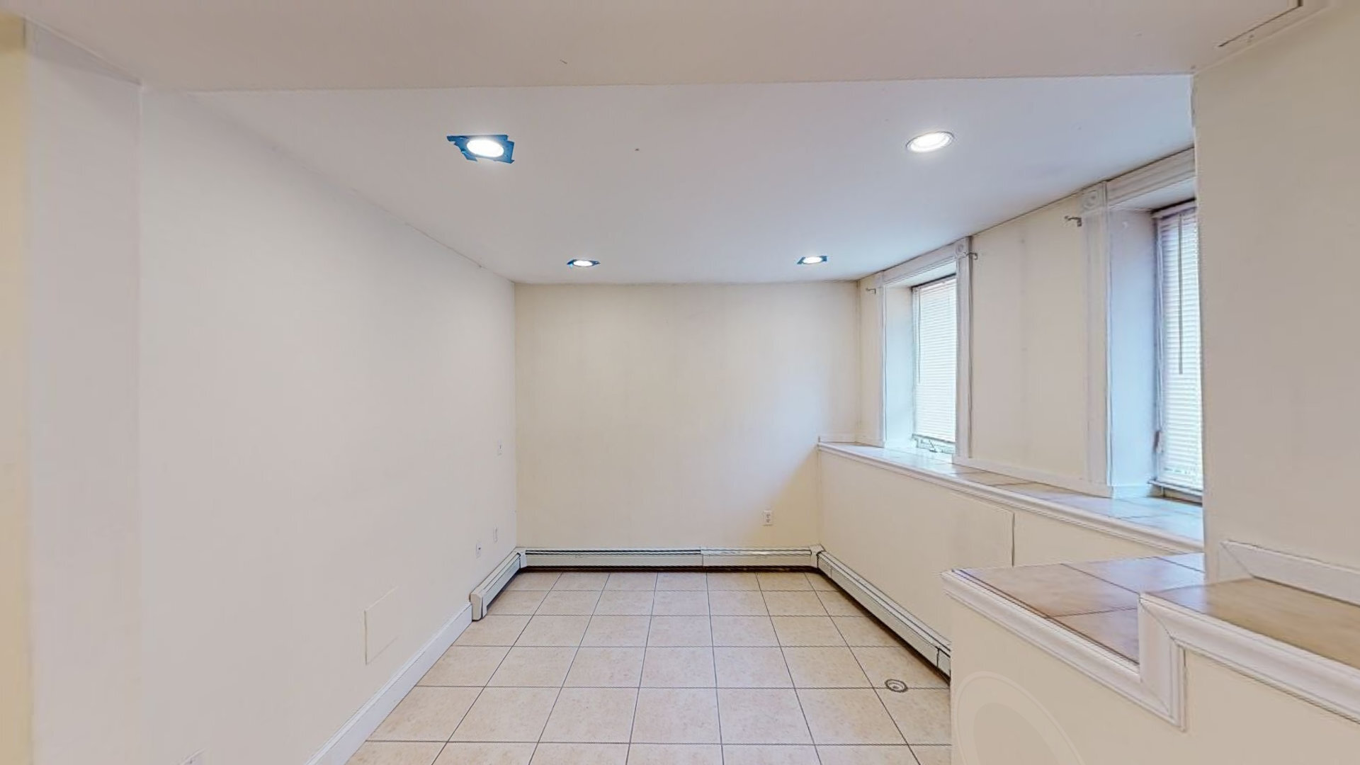 Building Photo - 251 Kelton St
