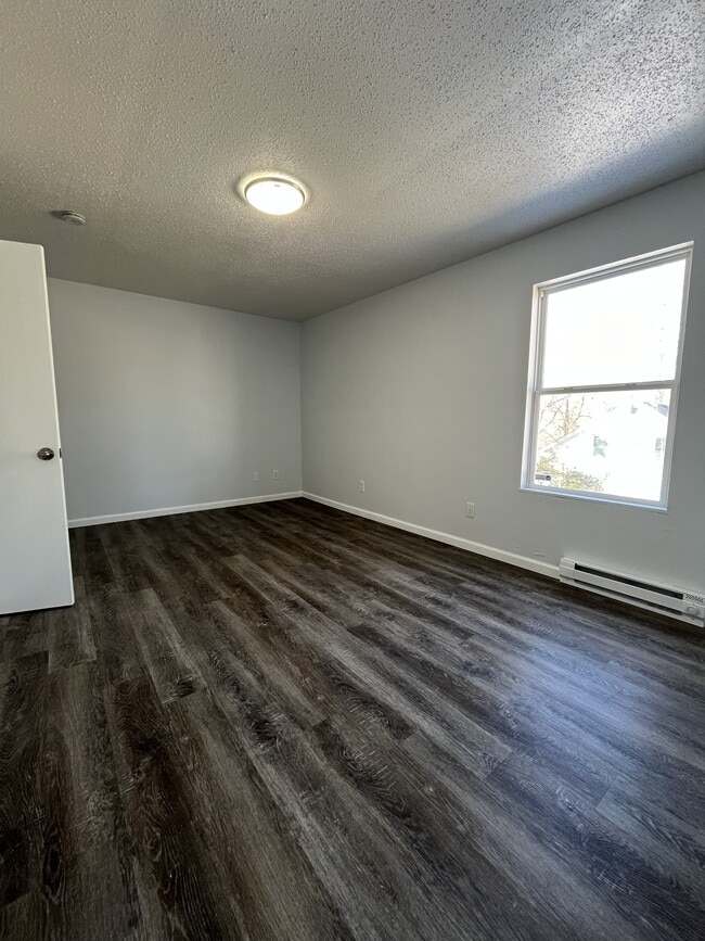 Building Photo - 119 S 8th St